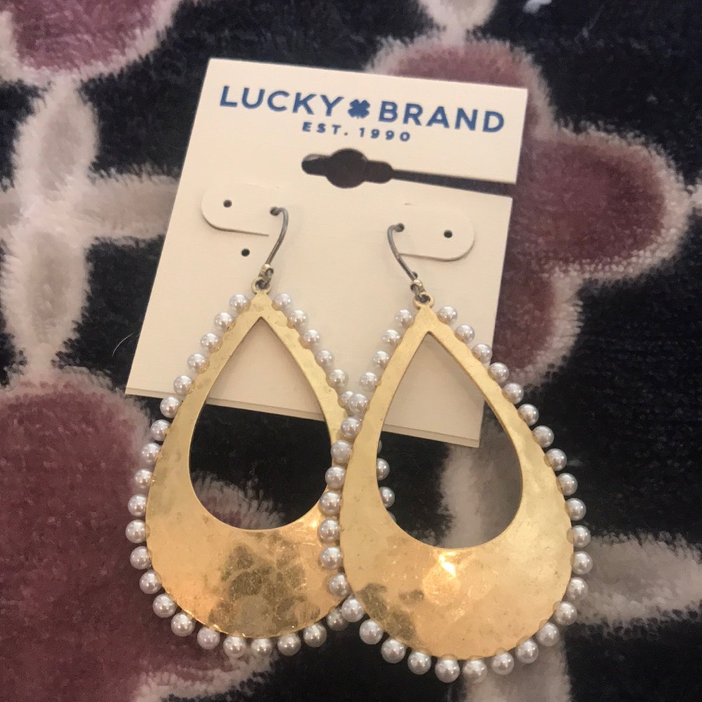 NWT Lucky 🍀Teardrop earrings hammered metal/pearl